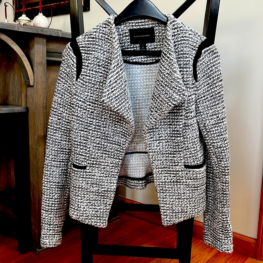 Banana Republic Jacket, size 6P, excellent condition, worn only once